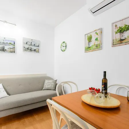 4928-11 For 4 Pers In Holiday home